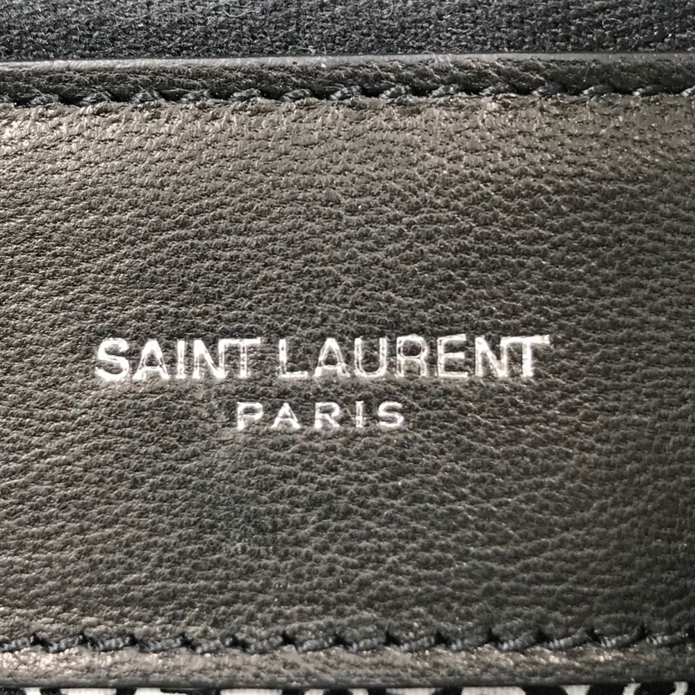 Saint Laurent Black and White Bandana-Print Leather Sac de Jour Crossbody Bag - Picture 4 of 7